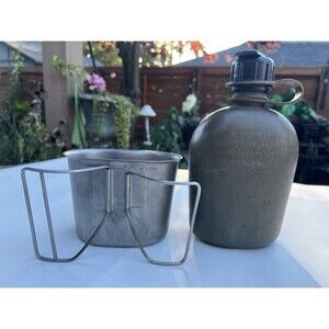 1968 Vietnam Era U.S. Military 1 Qt Plastic Canteen & Cup Set